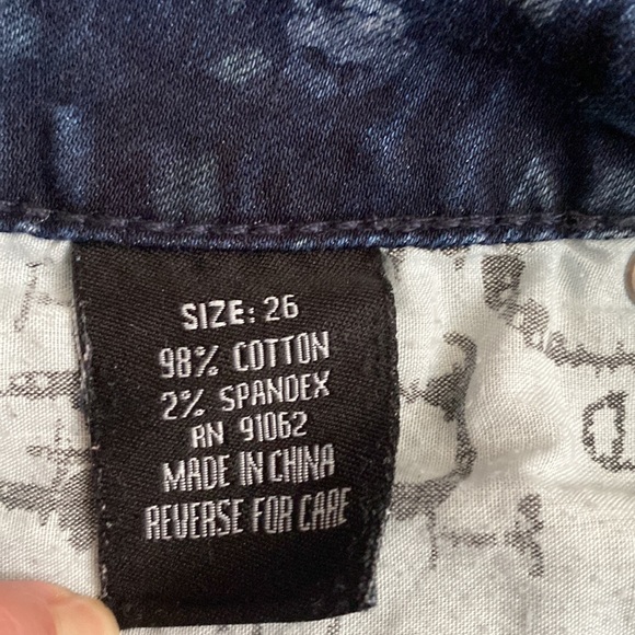 Standards & Practices Blue Floral Jean Shorts - Picture 3 of 8